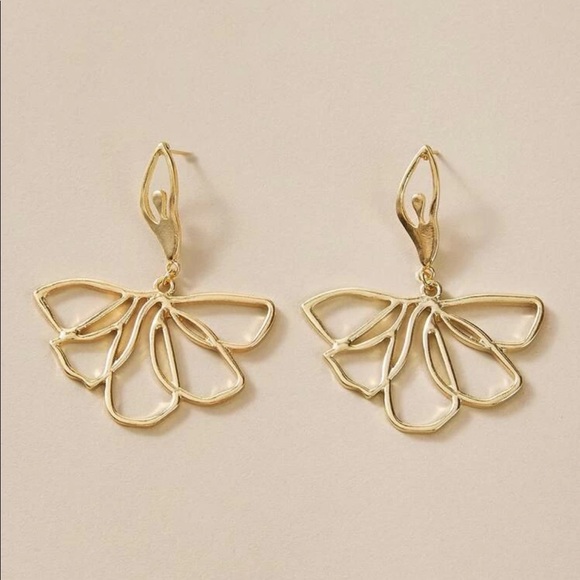 Jewelry - 🆕 Abstract Dancer Earrings